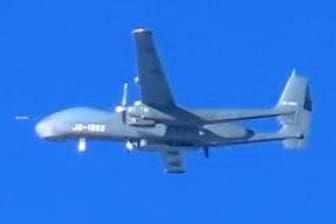 「領空侵犯の無人機、正当防衛や緊急避難でなくても撃墜可能」　政府が答弁書を閣議決定